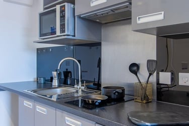 1 bed studio, Bromsgrove Street, City Centre, Birmingham, B56QB - Image 1